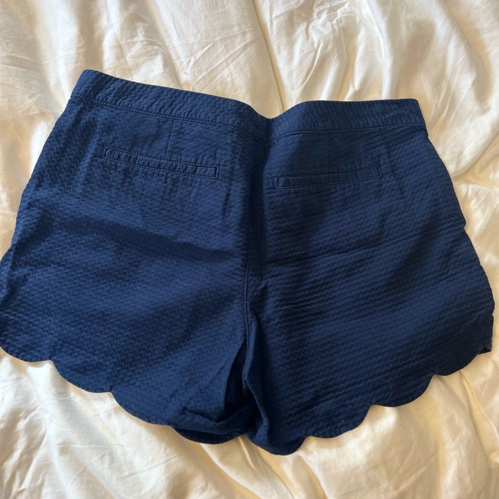 Navy Blue Women's Scalloped Shorts Lilly Pulitzer size 12